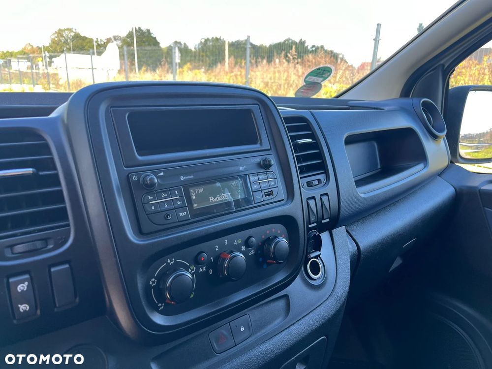 Opel Vivaro - 11
