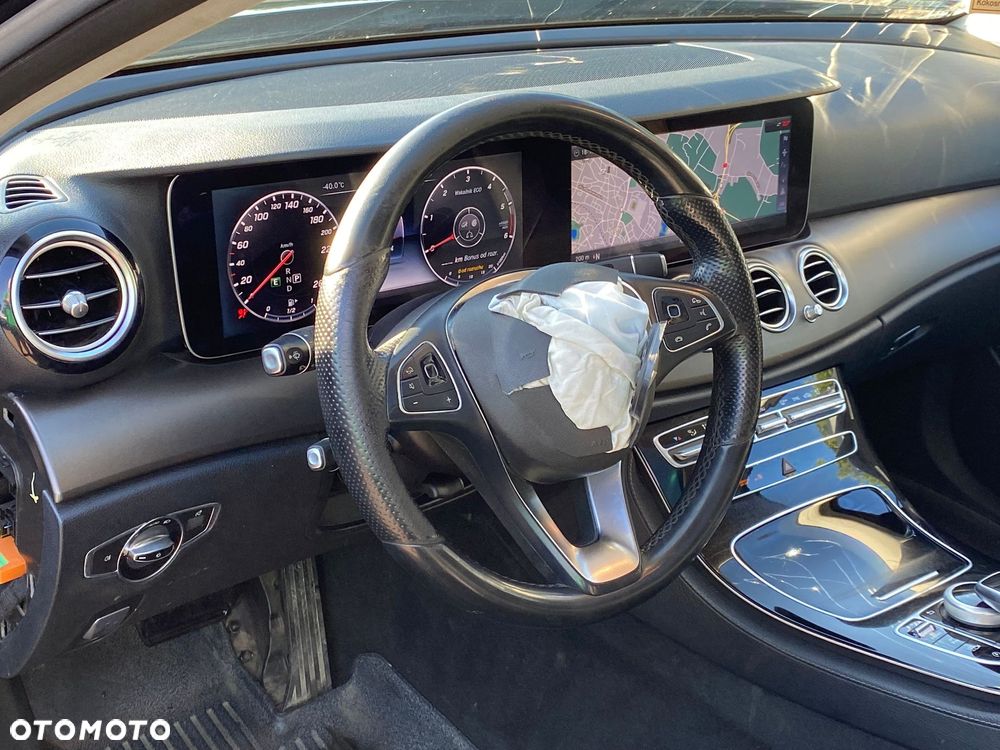 Mercedes-Benz Klasa E 220 d T 9G-TRONIC - 14