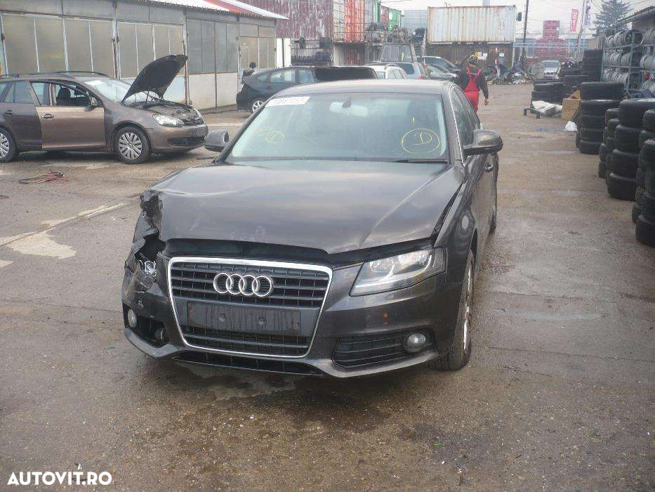 Dezmembrez Audi A4 8K Sedan 2.0 TDI Maro - 3