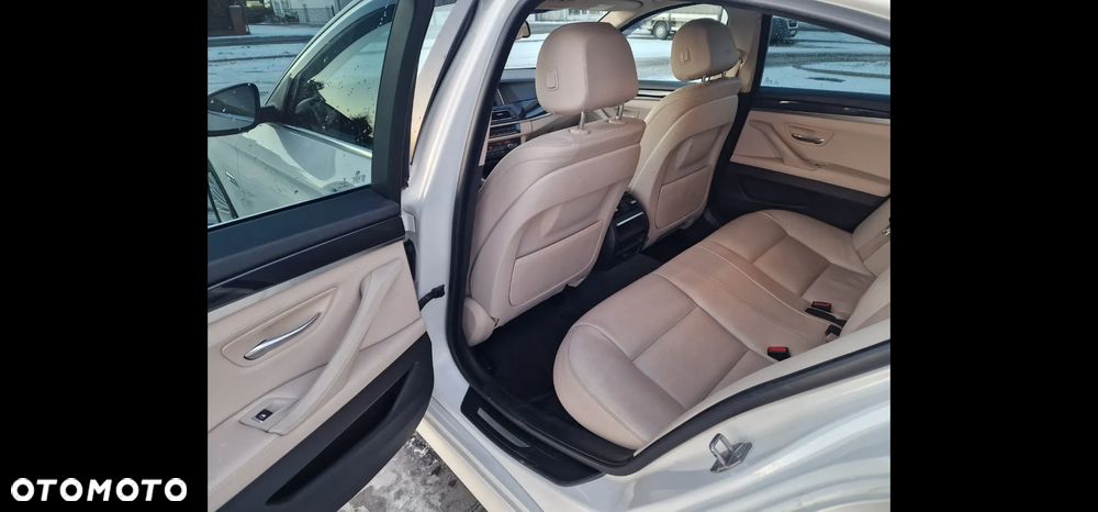 BMW Seria 5 518d Luxury Line - 11