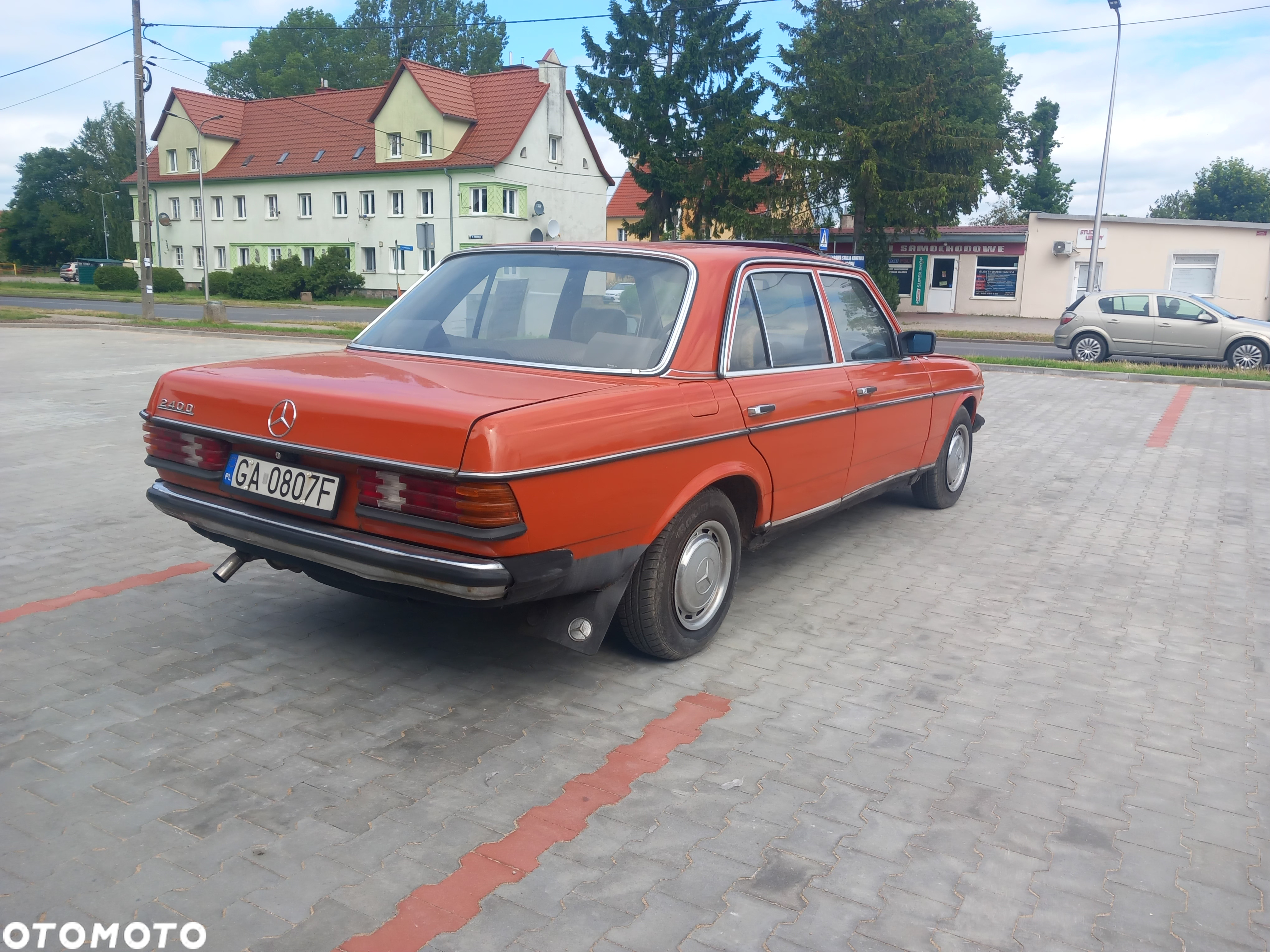 Mercedes-Benz W123 - 2