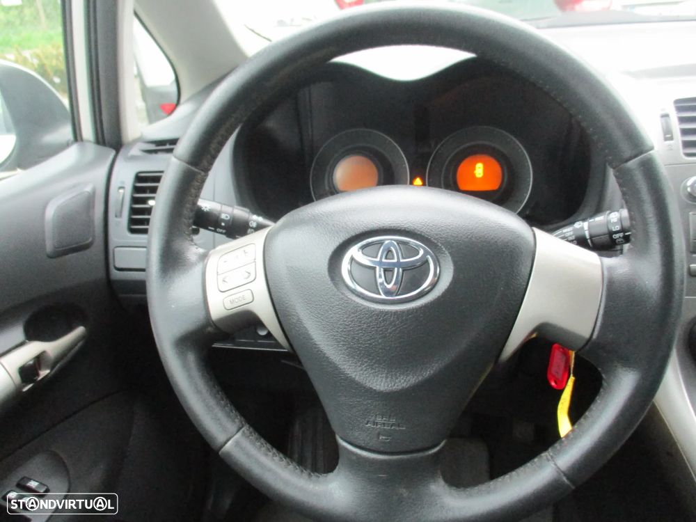 Toyota Auris 1.4 D-4D Luna - 10