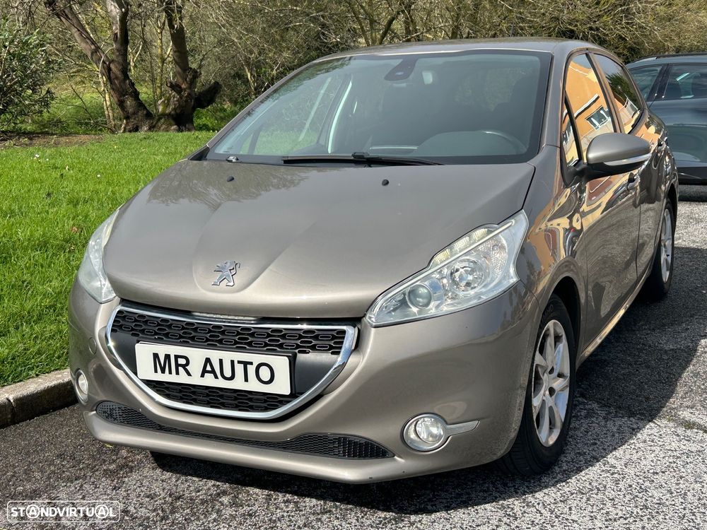 Peugeot 208 1.4 HDi SE Style - 13