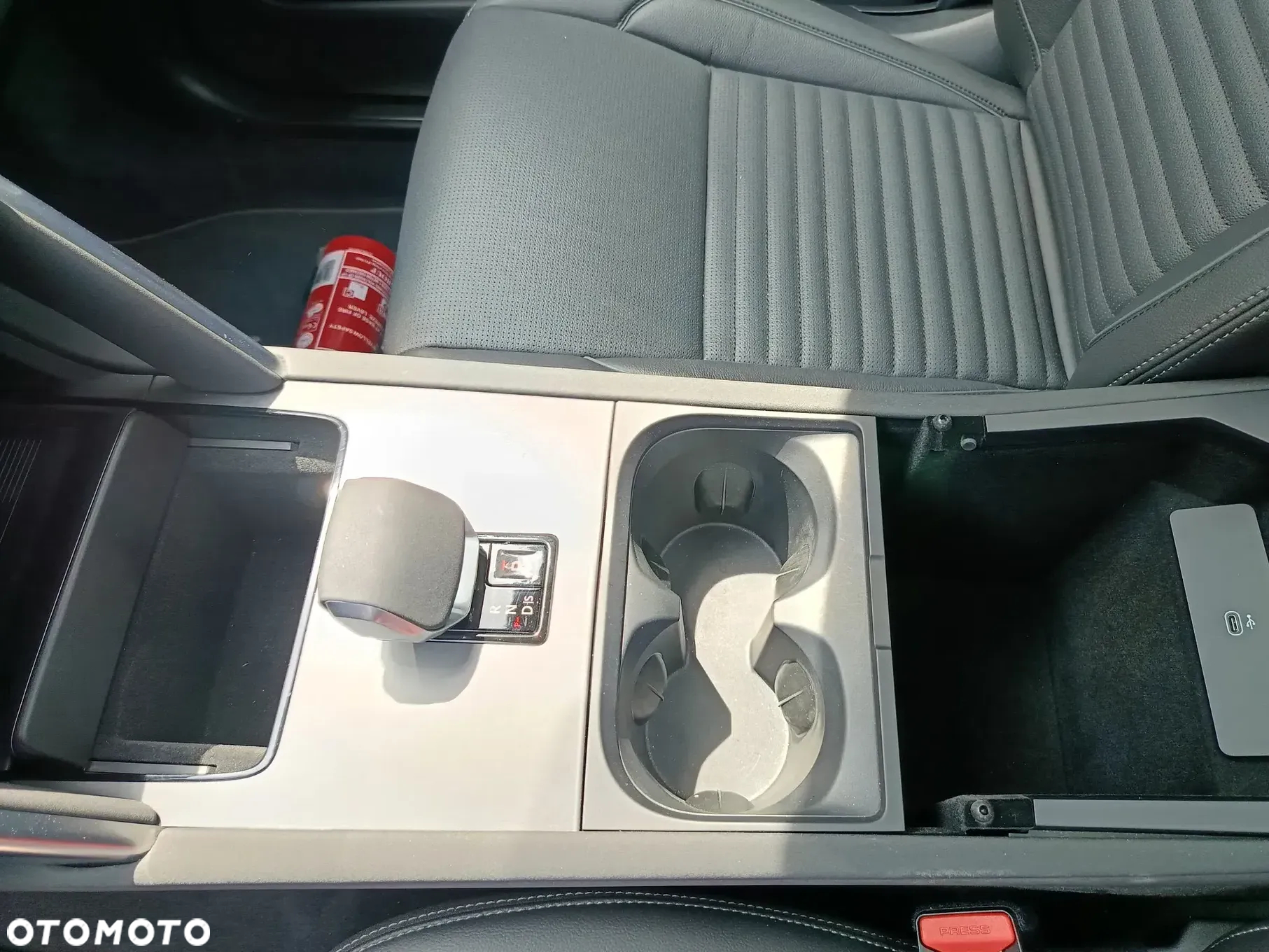 Land Rover Discovery Sport 2.0 D180 R-Dynamic SE - 26