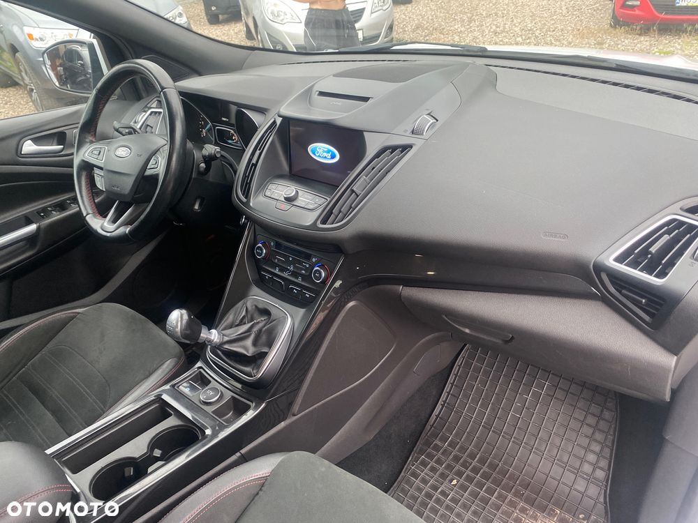 Ford Kuga 2.0 TDCi FWD ST-Line - 24