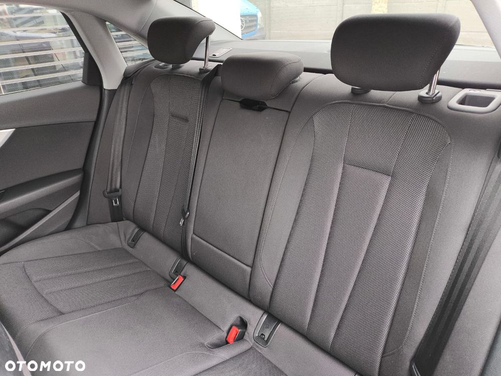 Audi A4 Limousine - 22