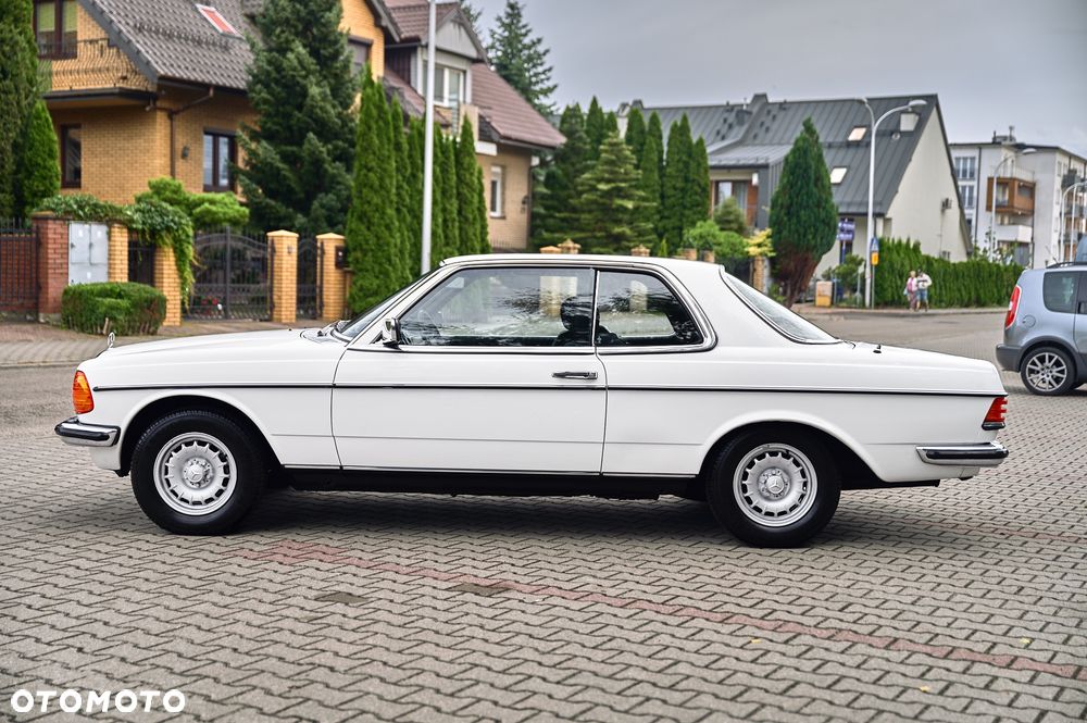 Mercedes-Benz W123 - 8