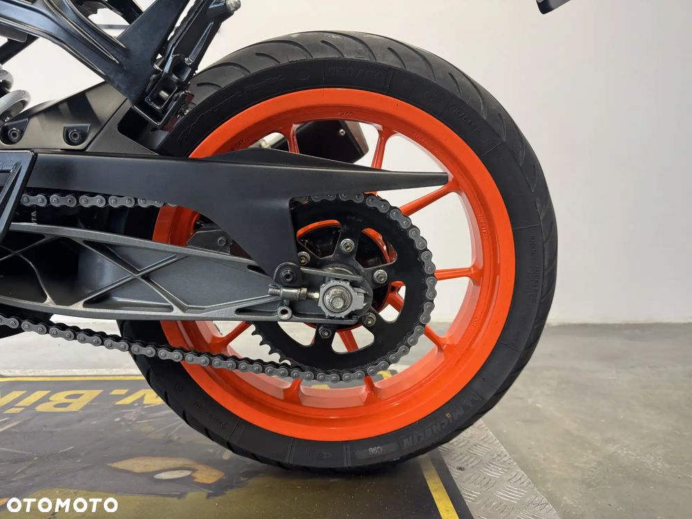 KTM RC 125 - 25
