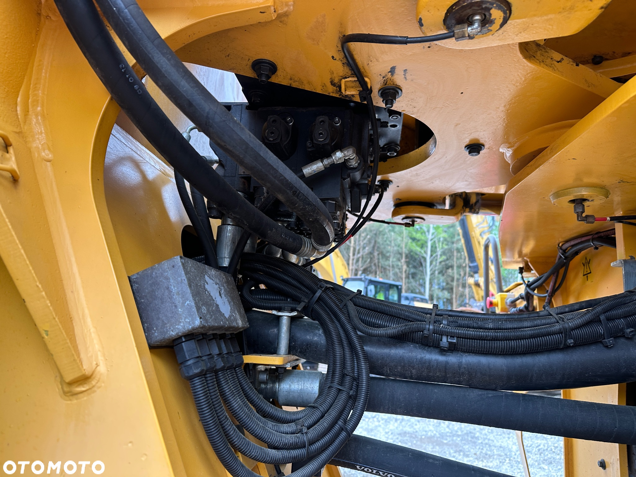 Volvo L220G 2013 rok mały przebieg zadbana fadroma system gaśniczy szybkozłącze 35 ton 370 KM LEASING 104% - 21