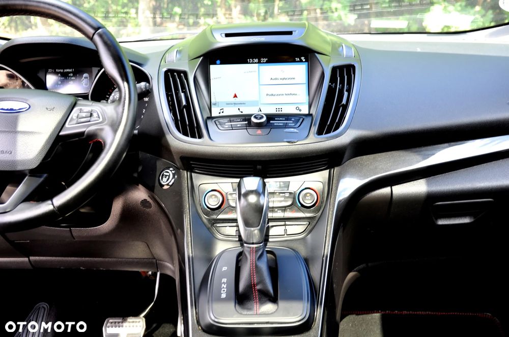 Ford Kuga 2.0 TDCi 4x4 ST-Line - 32