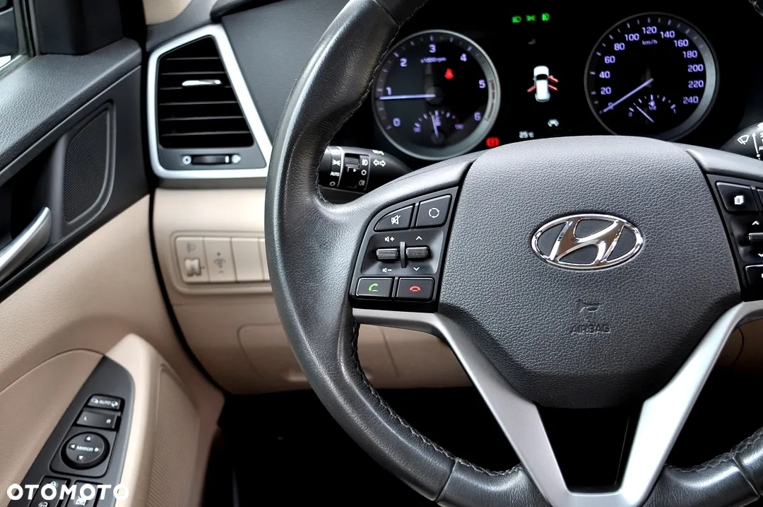 Hyundai Tucson 2.0 CRDI BlueDrive Style 2WD - 33