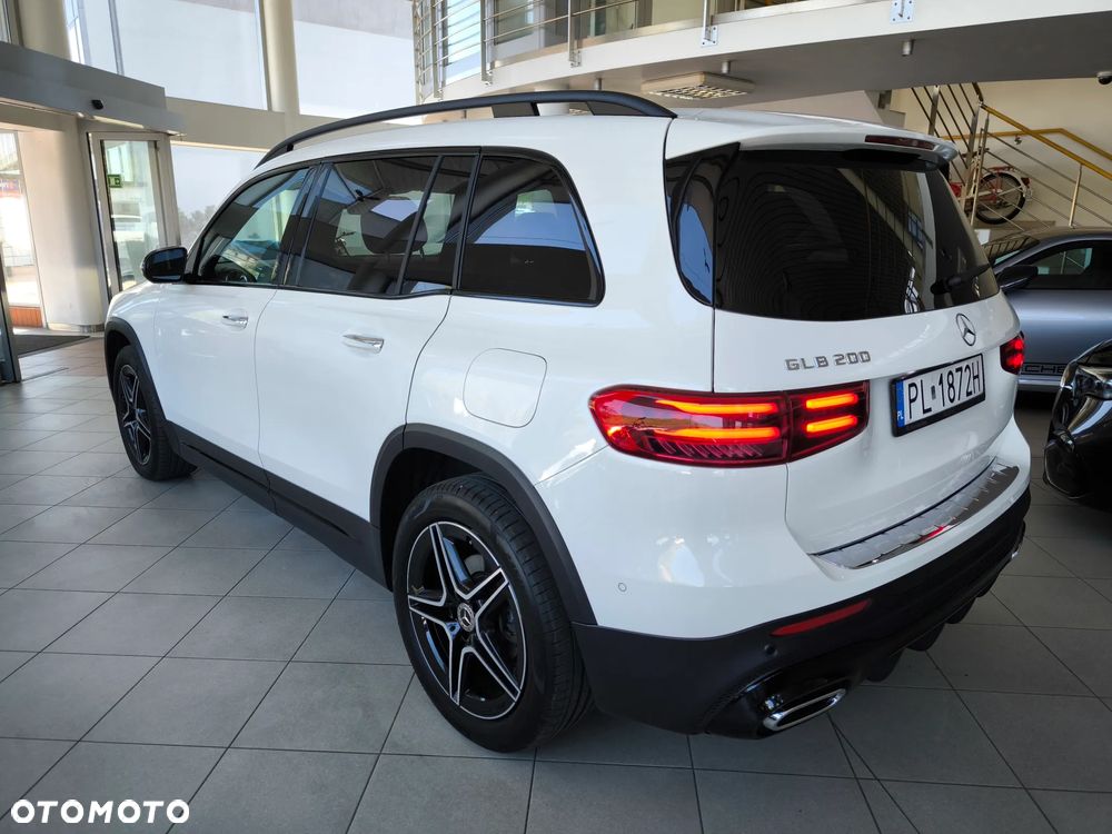 Mercedes-Benz GLB 200 AMG Line 7G-DCT - 7