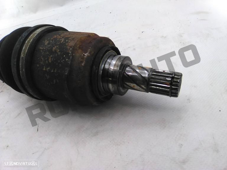 Transmissão Frente Esquerda  Nissan Micra Ii (k11) [1992_2002] - 2