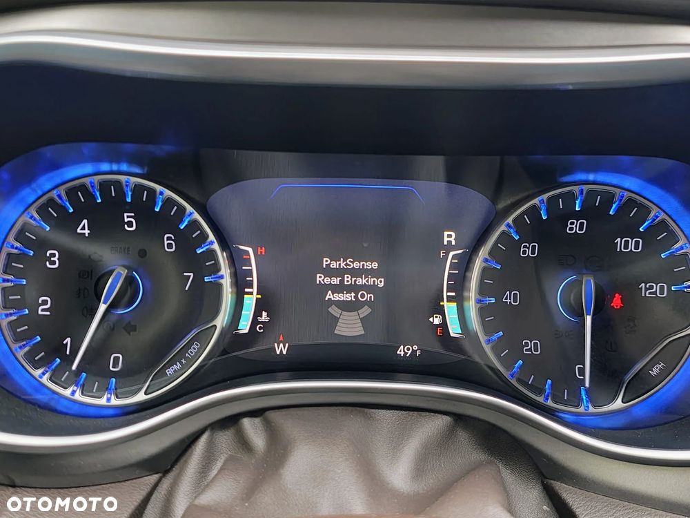 Chrysler Pacifica - 17