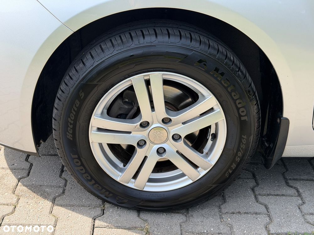 Hyundai ix20 1.4 Comfort - 16