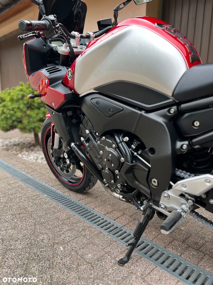 Yamaha FZ - 26