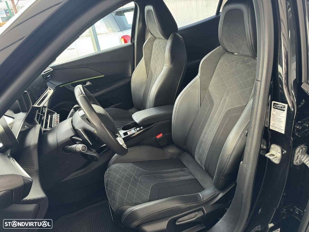 Peugeot 2008 1.2 PureTech GT EAT8 - 23