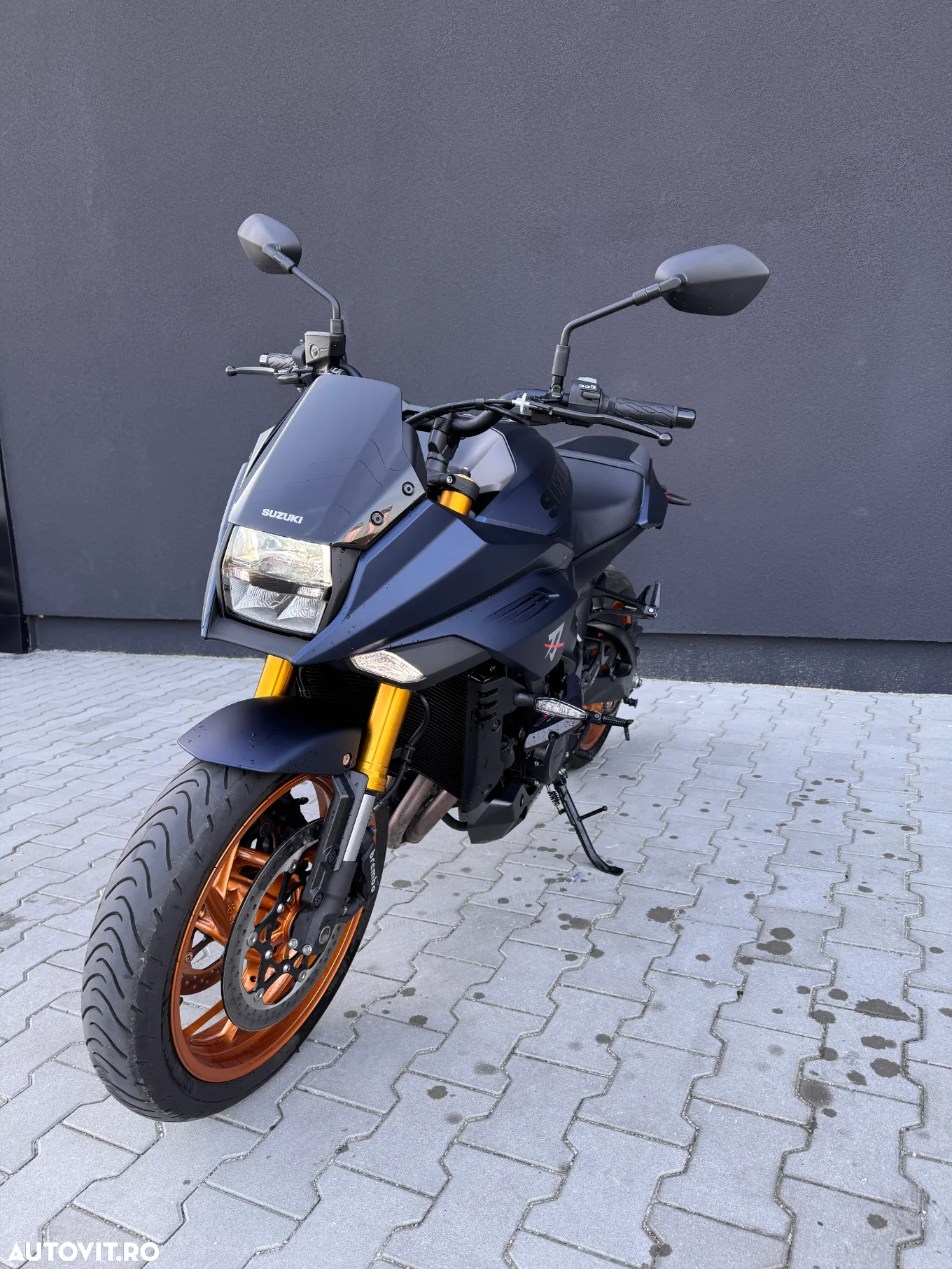Suzuki GSX 1000SV Katana - 3