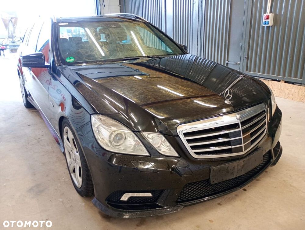 Mercedes-Benz Klasa E 350 CDI DPF BlueEFFICIENCY 7G-TRONIC Avantgarde - 3