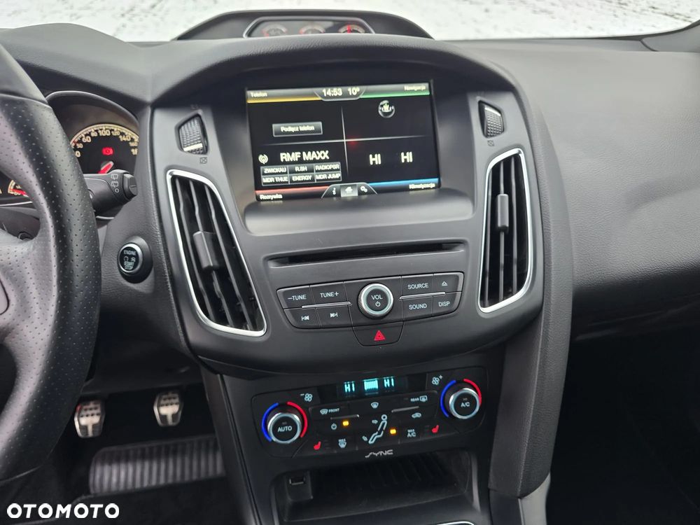 Ford Focus 2.0 EcoBoost ST mit Leder-Sport-Paket - 11