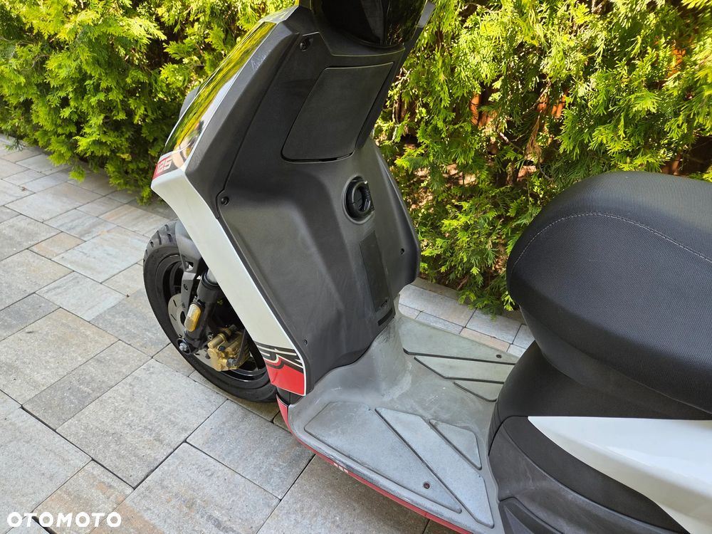 Aprilia SR - 15