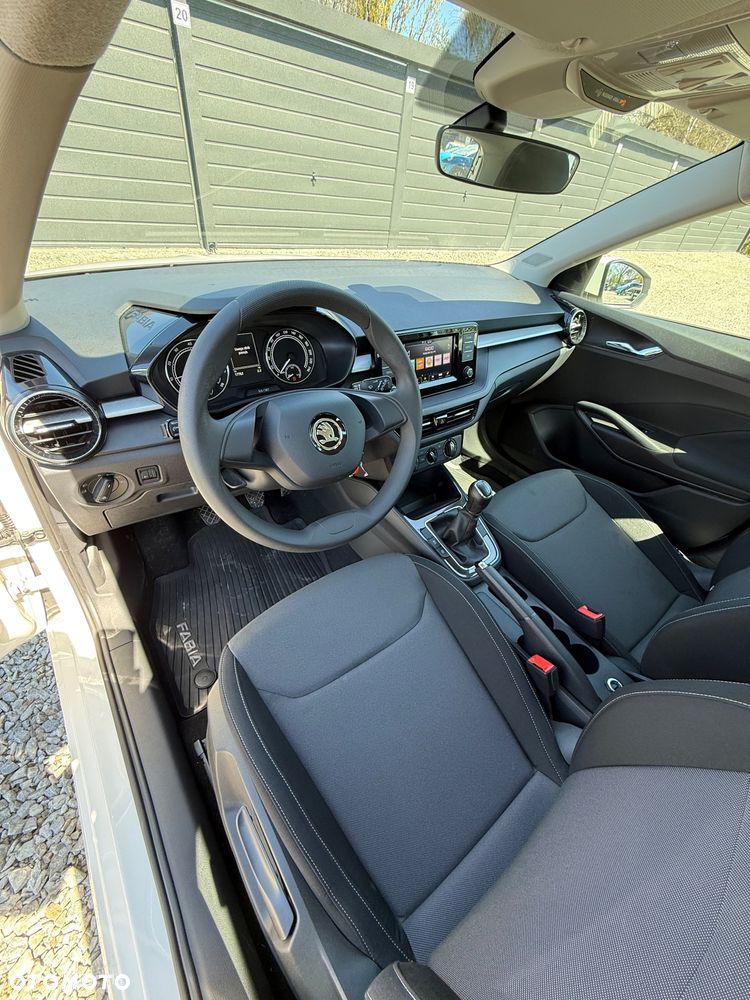 Skoda Fabia 1.0 MPI Active - 11