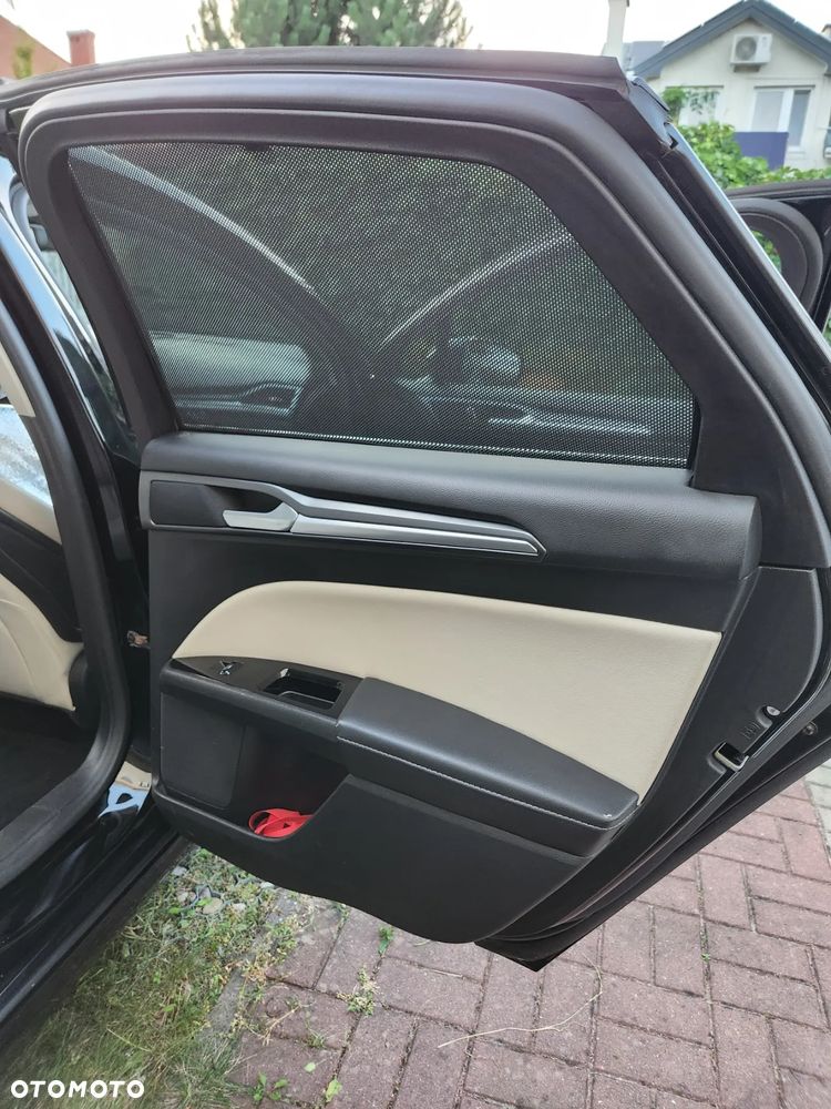 Ford Mondeo 2.0 EcoBoost Titanium - 19