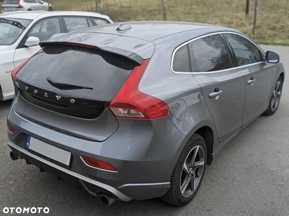 Volvo V40 D3 Geartronic RDesign - 4