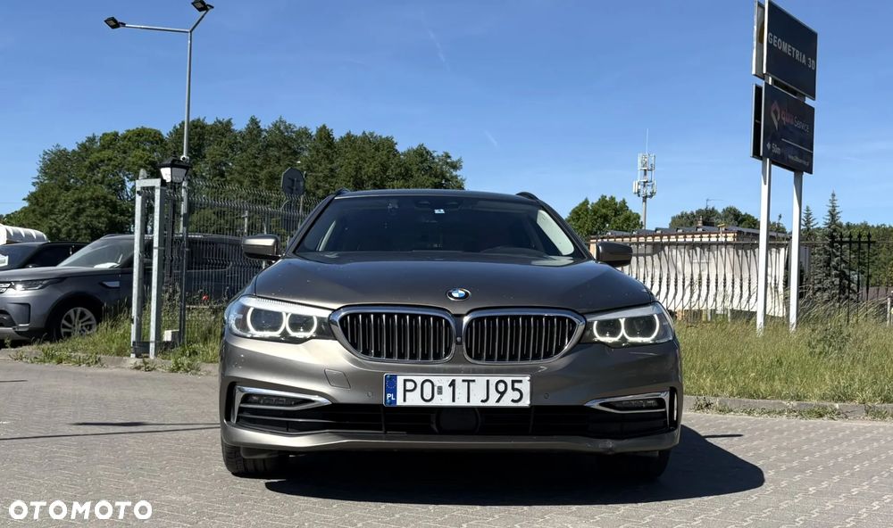 BMW Seria 5 530d xDrive Luxury Line - 2