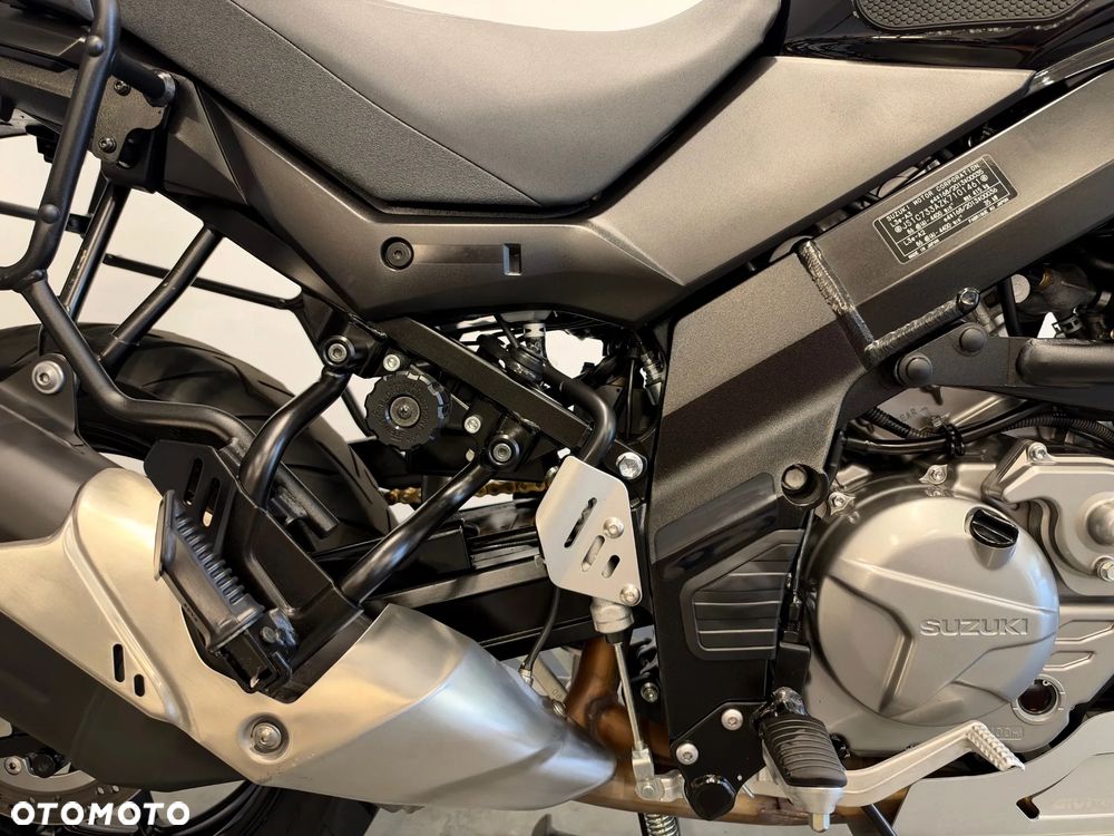 Suzuki V-STROM - 32