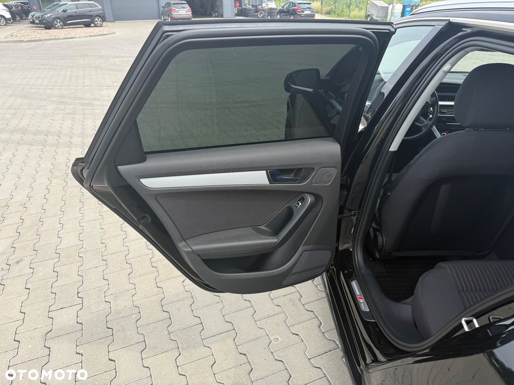Audi A4 Avant 2.0 TDI DPF clean diesel quattro S line Sportpaket - 26