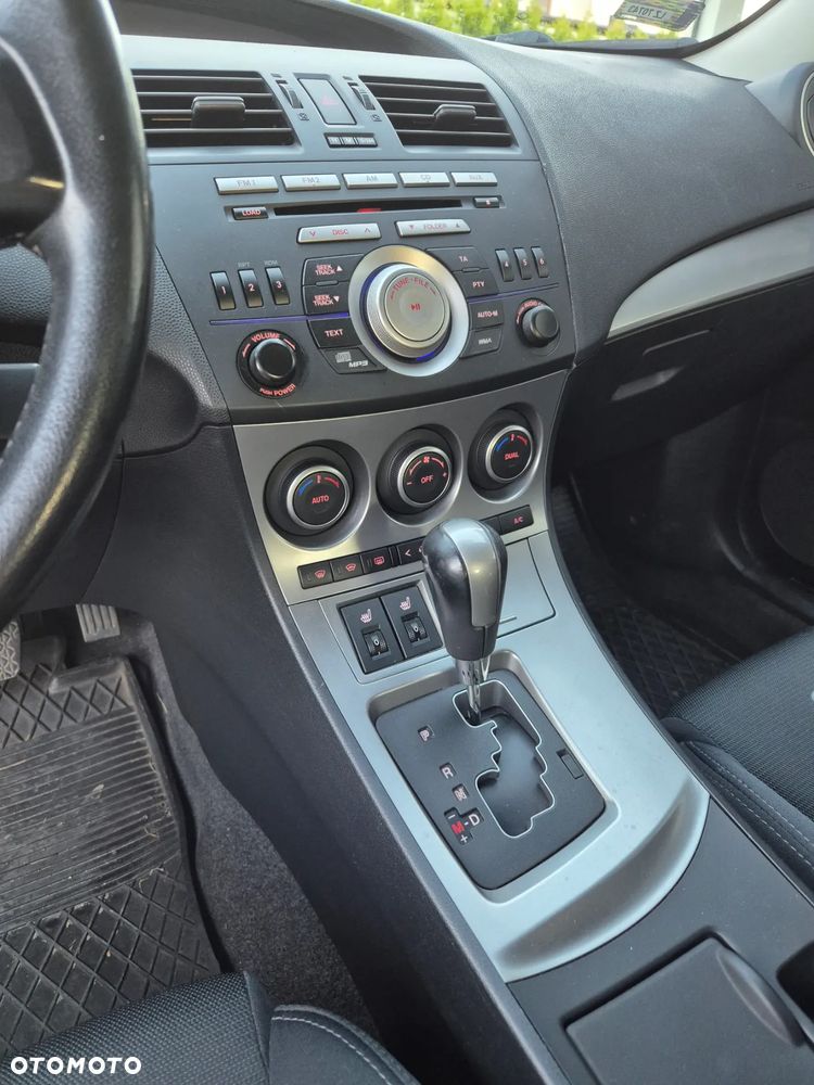 Mazda 3 2.0 Exclusive + - 28