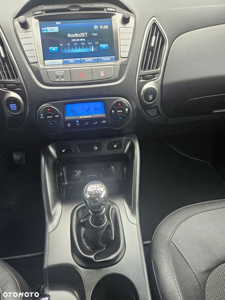 Hyundai ix35 1.6 2WD Fifa World Cup Edition - 32