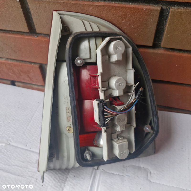 SKODA SUPERB 06-08 LAMPA TYŁ LEWA 3U5945095A VISTEON - 4