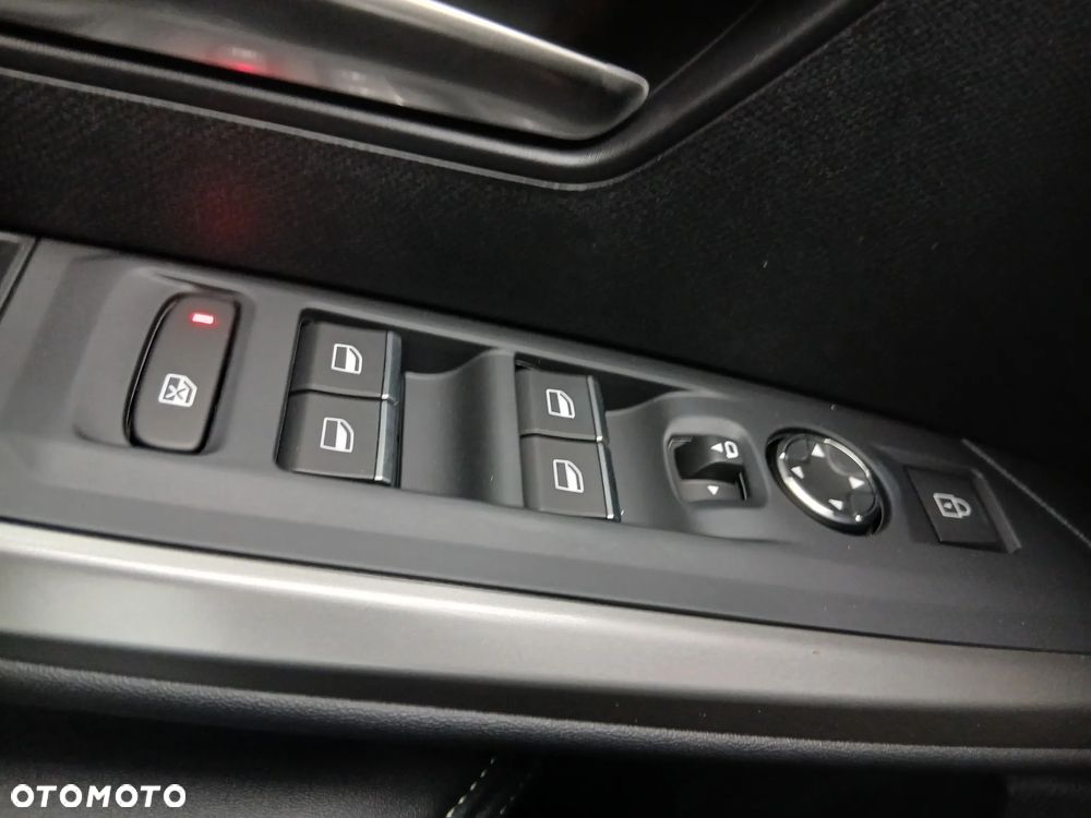 Peugeot 3008 1.2 PureTech mHEV GT E-DCS6 - 20