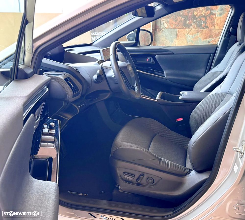 Toyota bZ4X 71,4 kWh Premium - 7
