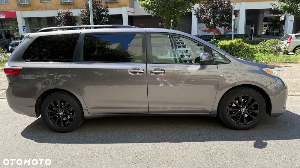 Toyota Sienna 3.5 V6 - 6