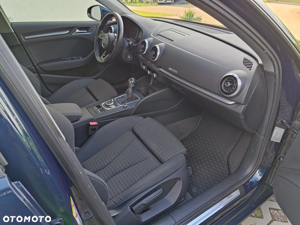 Audi A3 Sportback - 12