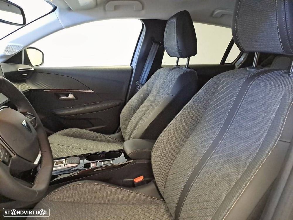 Peugeot 208 - 9