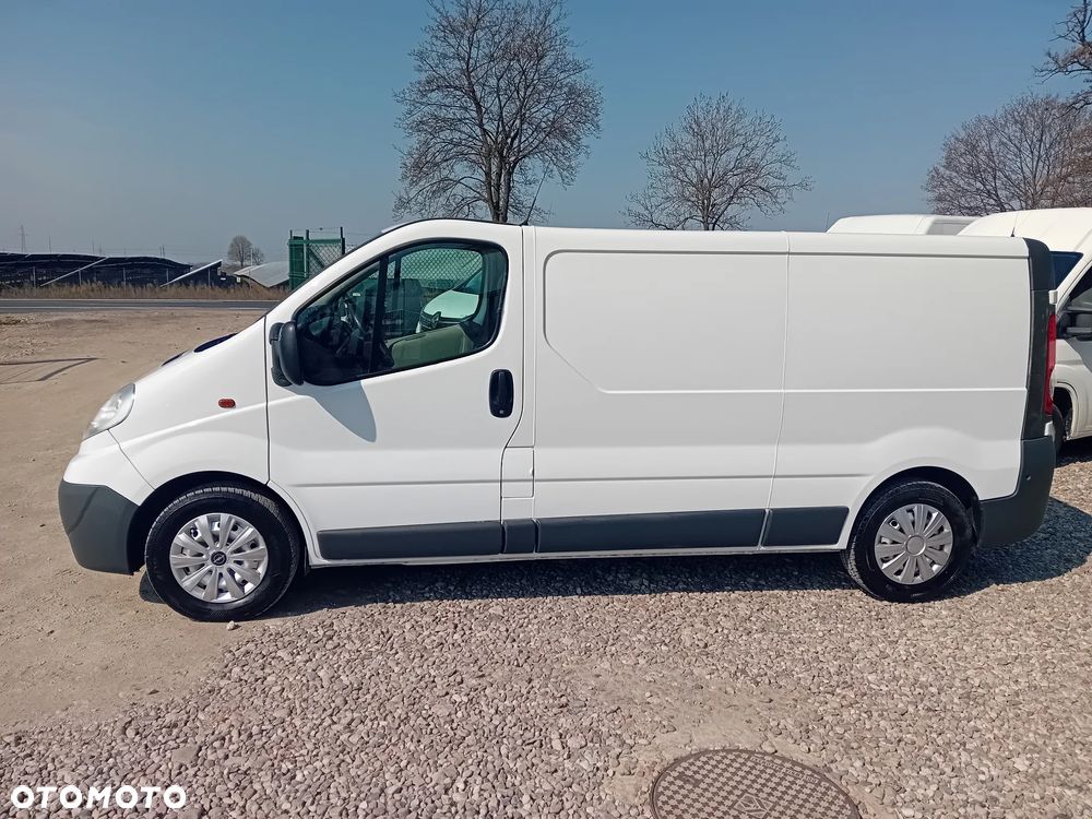Opel Vivaro - 8