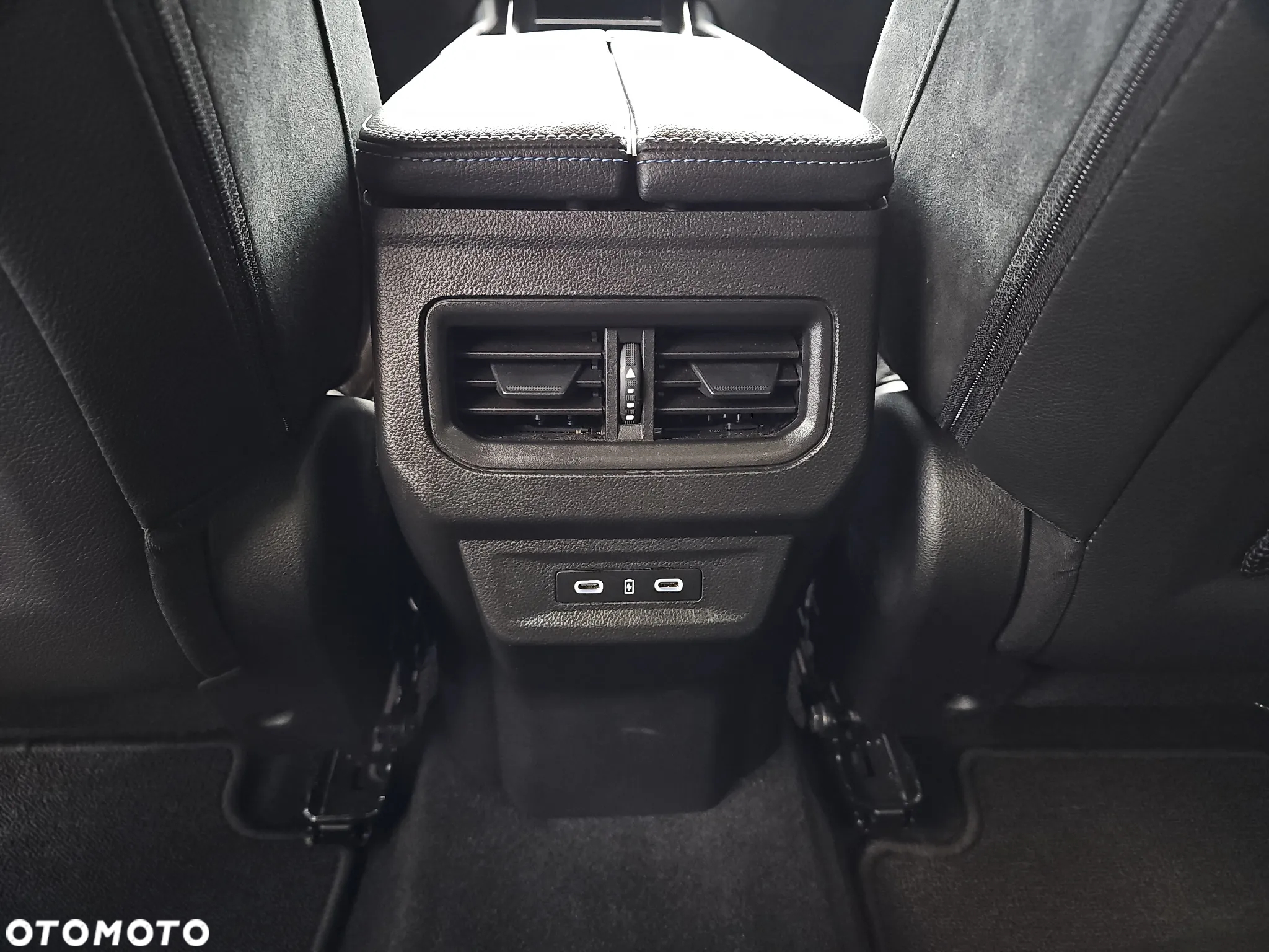 Renault Austral 1.2 E-Tech Full Hybrid 200 Iconic esprit Alpine MMT - 32