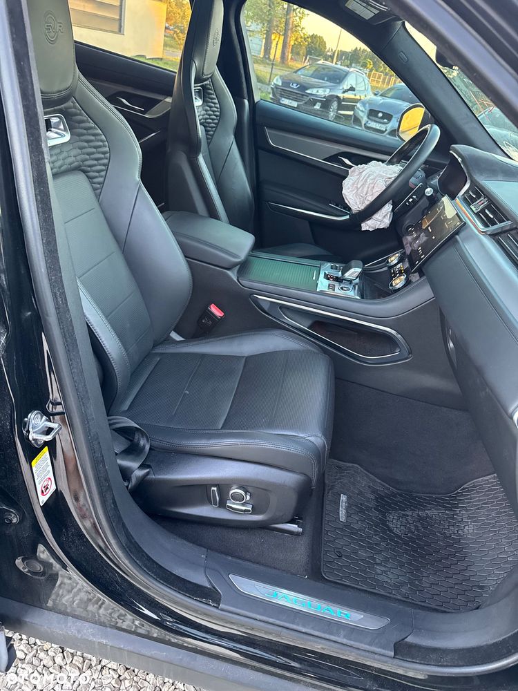 Jaguar F-Pace P550 AWD SVR - 33