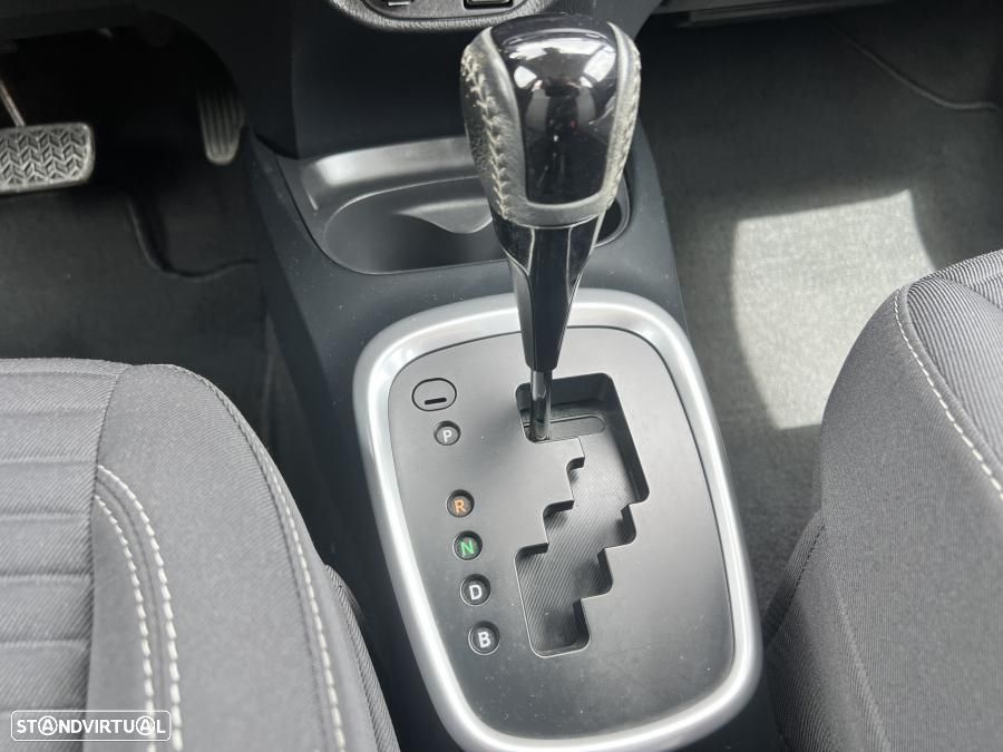 Toyota Yaris 1.5 HSD Exclusive - 44