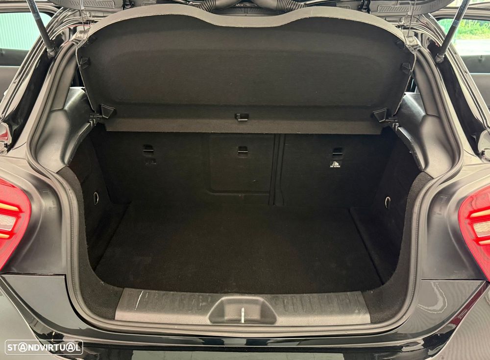 Mercedes-Benz A 180 d AMG Line - 27