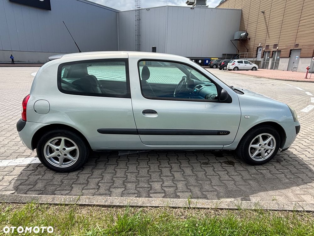 Renault Clio 1.2 16V Emotion - 6