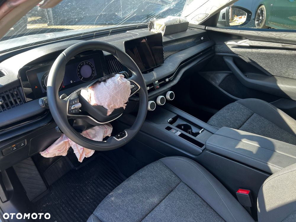 Skoda Superb 1.5 TSI Ambition DSG - 9