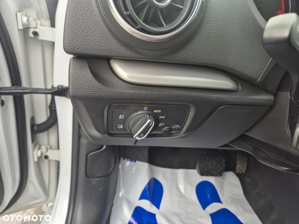 Audi A3 Sportback 2.0 TDI S tronic S line Sportpaket - 24