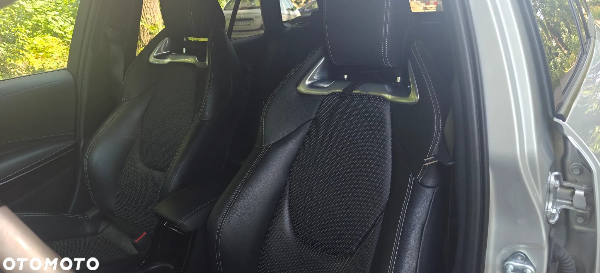 Toyota Corolla 2.0 Hybrid Executive - 21