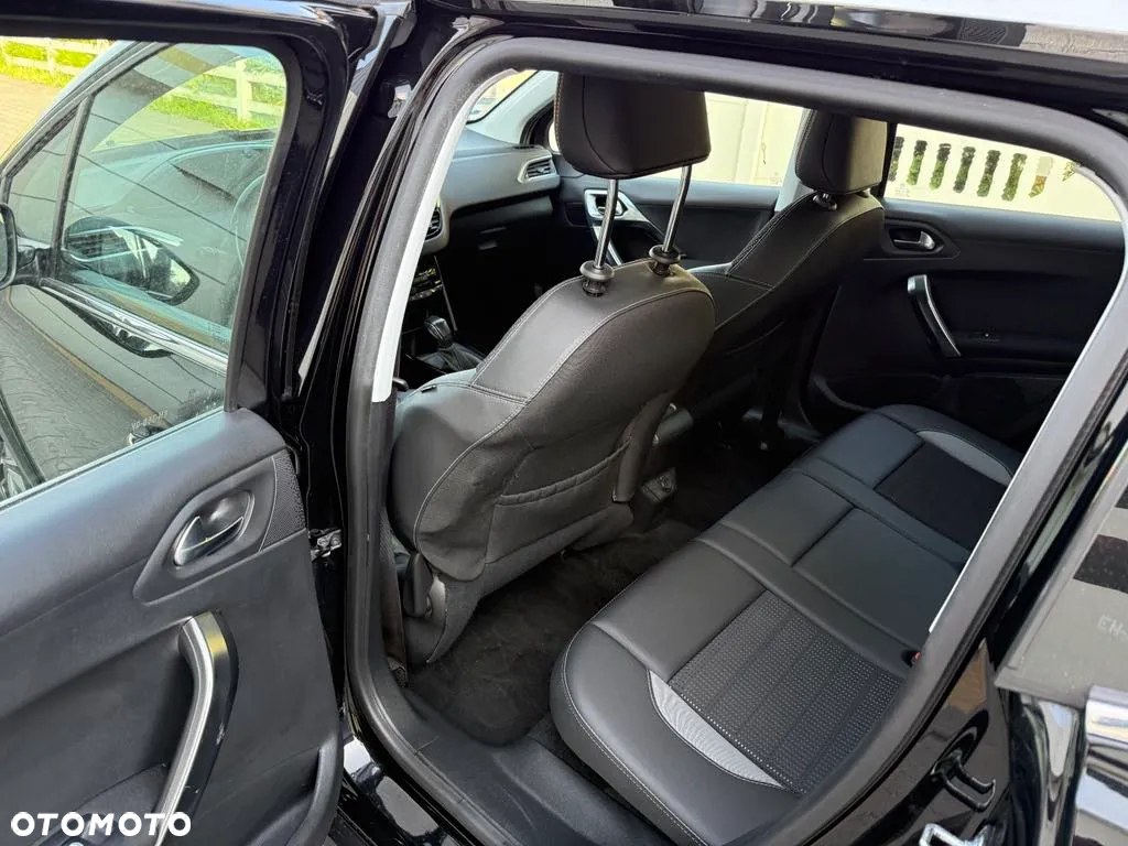 Peugeot 2008 BlueHDi 100 STOP & START Allure - 7