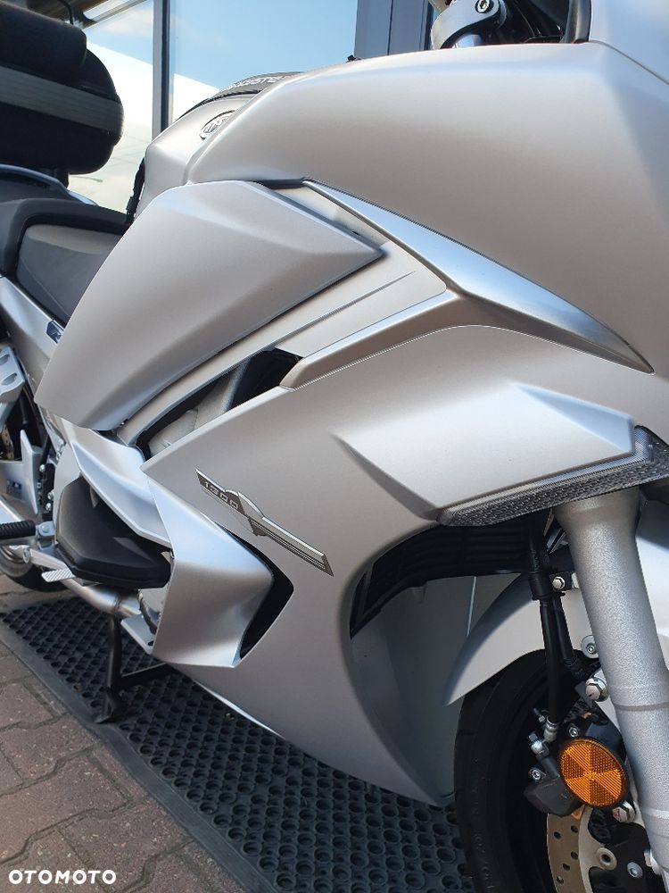 Yamaha FJR - 29